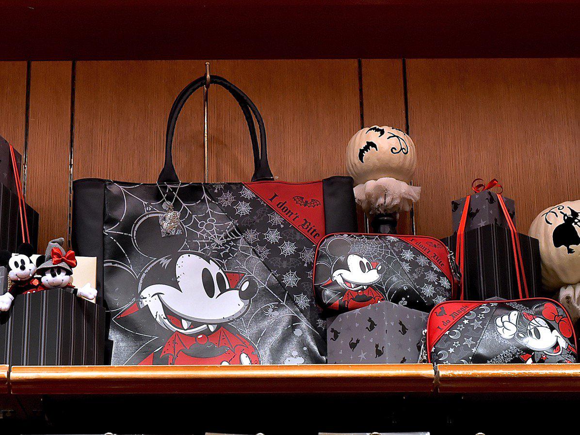 Mezzomikiのディズニーブログ ヴァンパイアミッキー 魔女ミニーグッズが15年ディズニーハロウィーンに登場 今年も格好いいグッズがいっぱいです 詳しくは Http T Co 1u8o5iqpyr Http T Co Gzo9bqnoll Mezzomikiのディズニーブログ ヴァンパイアミッキー 魔女ミニーグッズが15年ディズニーハロウィーンに登場 今年も格好いいグッズがいっぱいです 詳しくは Http T Co 1u8o5iqpyr Http T Co Gzo9bqnoll