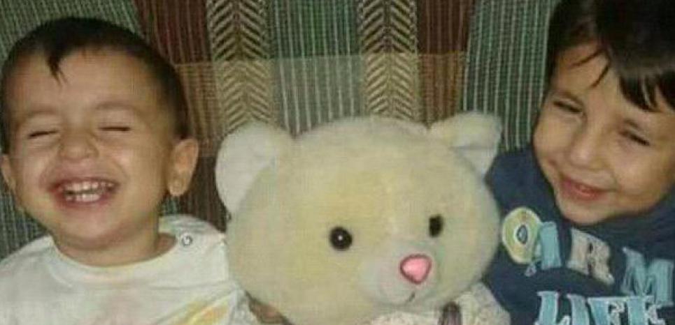 Le_NouvelObs's tweet photo. Aylan et sa famille, morts d'avoir voulu fuir la guerre >> http://t.co/2dkVC4AFK1 http://t.co/1eb77r3psy