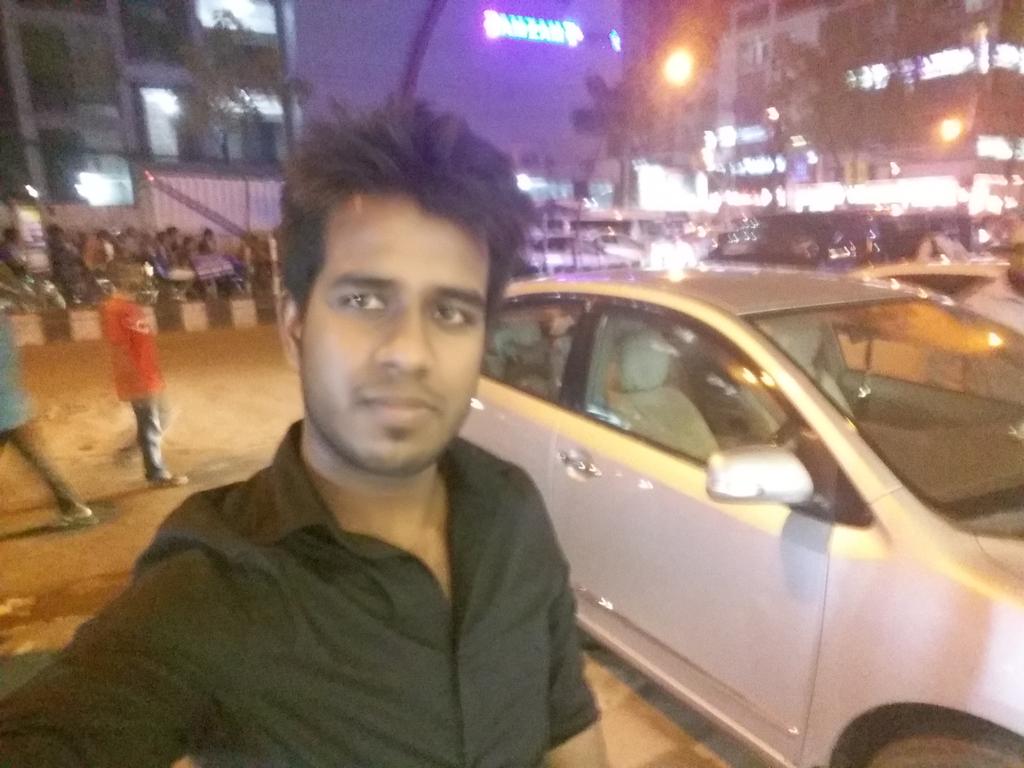 sakil_40's tweet photo. Great moment to night :) http://t.co/oLlAI0BJYm