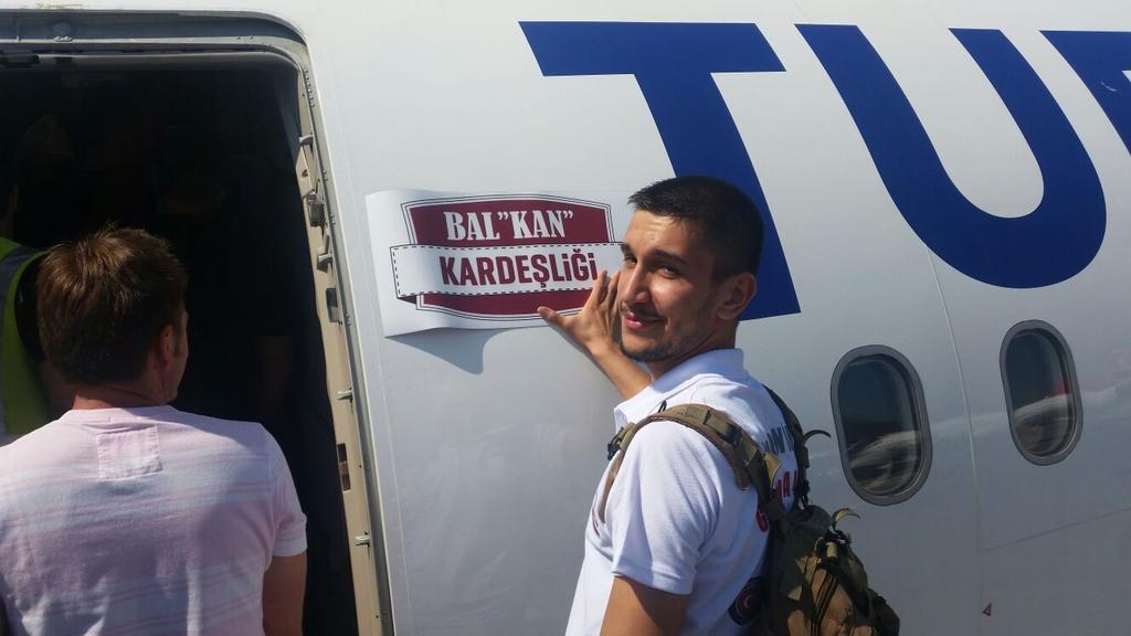 Yunus Emre GÜRCAN (@tefrit) on Twitter photo Bal'kan Kardeşliği dediler ben de uçak tuttum :) Sağda ki ben :D <a href="/gencdernegi/">Genç Derneği</a> @Tika_Turkey Bal'kan Kardeşliği dediler ben de uçak tuttum :) Sağda ki ben :D <a href="/gencdernegi/">Genç Derneği</a> @Tika_Turkey