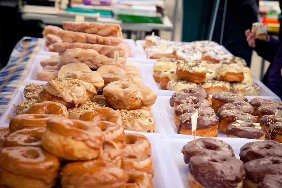 chqdublin's tweet image. Delighted to welcome De-lishDonuts to @chqdublin, Its Friday treat day so pop in &amp;amp; grab yourself some fresh donuts.