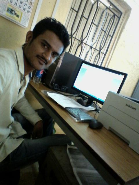 KAPILAHIR01's tweet photo. #Singhfie at Office 😜😉

@akshaykumar @AshviniYardi @SIBTheFilm @SinghRowdysingh @PDdancing @TeamAkshay @MumbaiAkkians http://t.co/HuF7rfCL2j