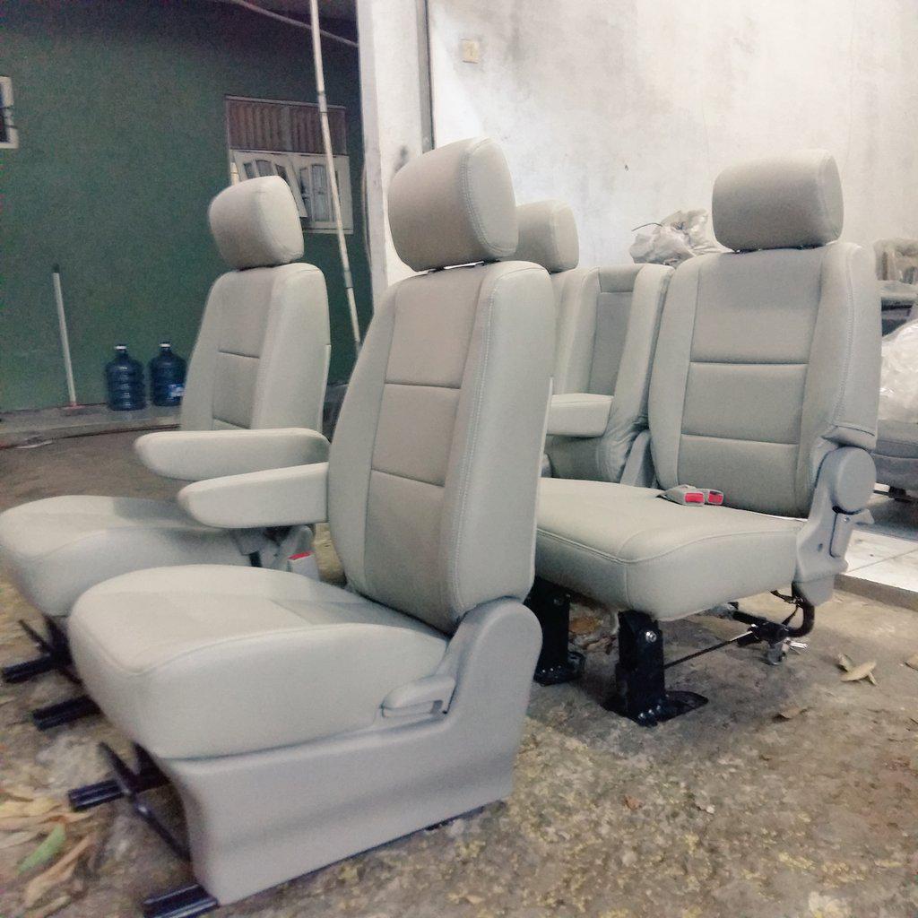 FerariJok's tweet photo. Gudang Ferari Jok Cibubur #ReparasiJokMobil #FerariJokMobil #GantiJok #JualBeliJok #CIBUBUR #BOGOR #CILEUNGSI http://t.co/gtLXtfoEKw