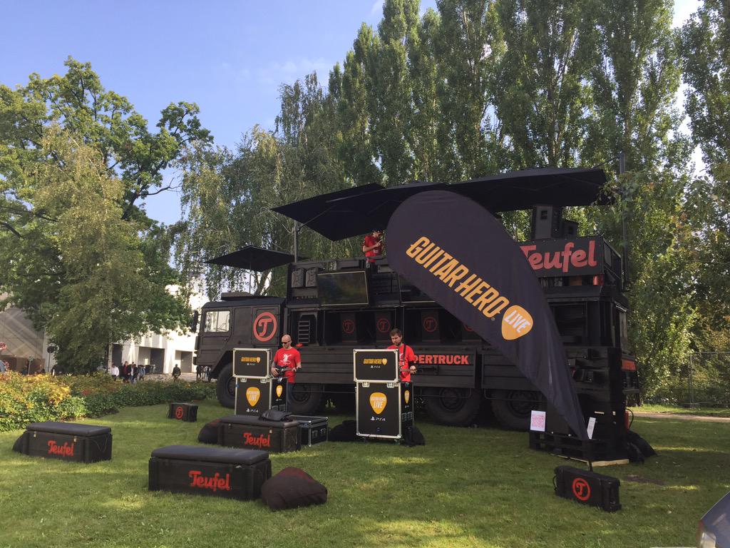 TeufelAudio's tweet photo. Im #IFA #Sommergarten steht der #THUNDERTRUCK. 1 Monat vor Release kannst du Guitar Hero Live spielen + gewinnen http://t.co/mWS4oRhaAT
