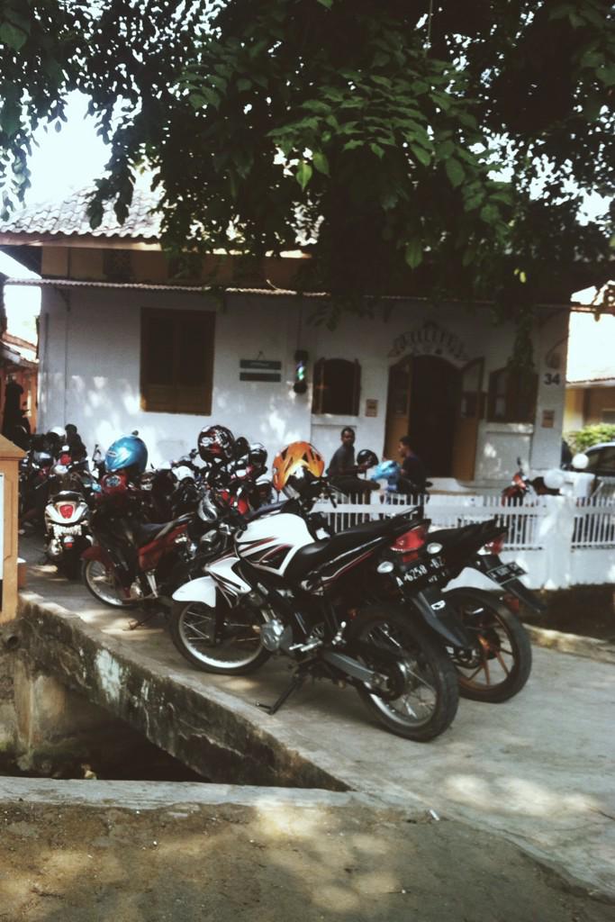 Take free give voucher for the grand openig our house #ztffofice #salehbaimin <a href="/ache_sploist/">Maxibilly</a> <a href="/asepbarliaNN/">Asep Barlian</a>