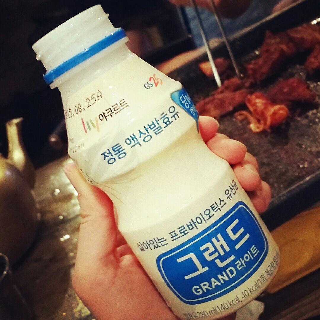 #매운족발 궁합딱~~  #그랜드야쿠르트  양도 든든해~ 개인적으로 이제 매운거 먹을때
 쿨피스보다 나은듯!!  #GS편의점 에서만 살수 있다는것~ 양많은게 딱 내 스탈이야~ㅋ

 #한국야쿠르트 #먹방