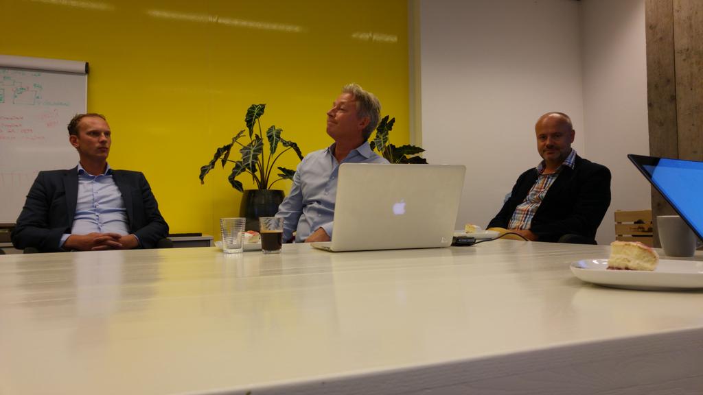 SanderValk1980's tweet photo. Motto: alle data bij elkaar brengen voor de ultieme klant ervaring. Mooie sessie over Adobe tools. #adobe http://t.co/TmkKraOrGr
