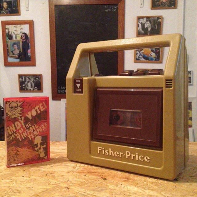 fleamarketbcn's tweet image. Office ambience courtesy of @AndyVotel, #Sameheads and #FischerPrice. #ravalcultural #tapes