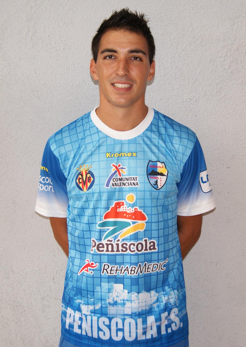 peniscolafs's tweet photo. A sus 28 años, el ala segoviano es habilidoso en el uno contra uno y domina ambas piernas. Con el 5, @Carlitos8mo http://t.co/xOfpugADXD