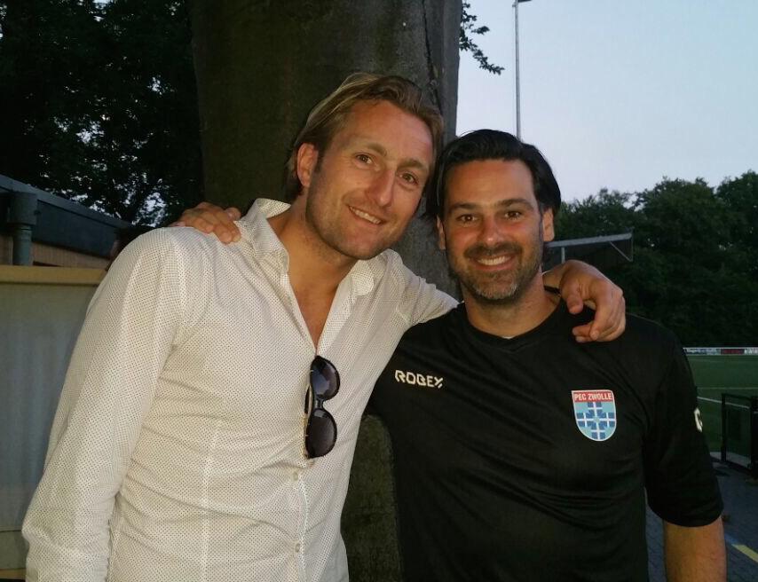 .<a href="/JoostBroerse/">Joost Broerse</a> en <a href="/IvarvanDinteren/">Ivar van Dinteren</a> presenteren #ZKVQ15  voetbalquizzwolle.nl/nieuws/9902/br…