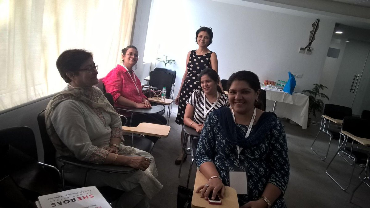 sheroes's tweet photo. The informal rounds before we actually began! #GrowWithSHEROES http://t.co/sRmQOnV1rx