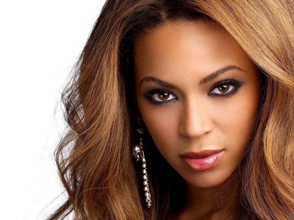 Happy Birthday to The One & Only BEYONCE KNOWLES     Pic :  