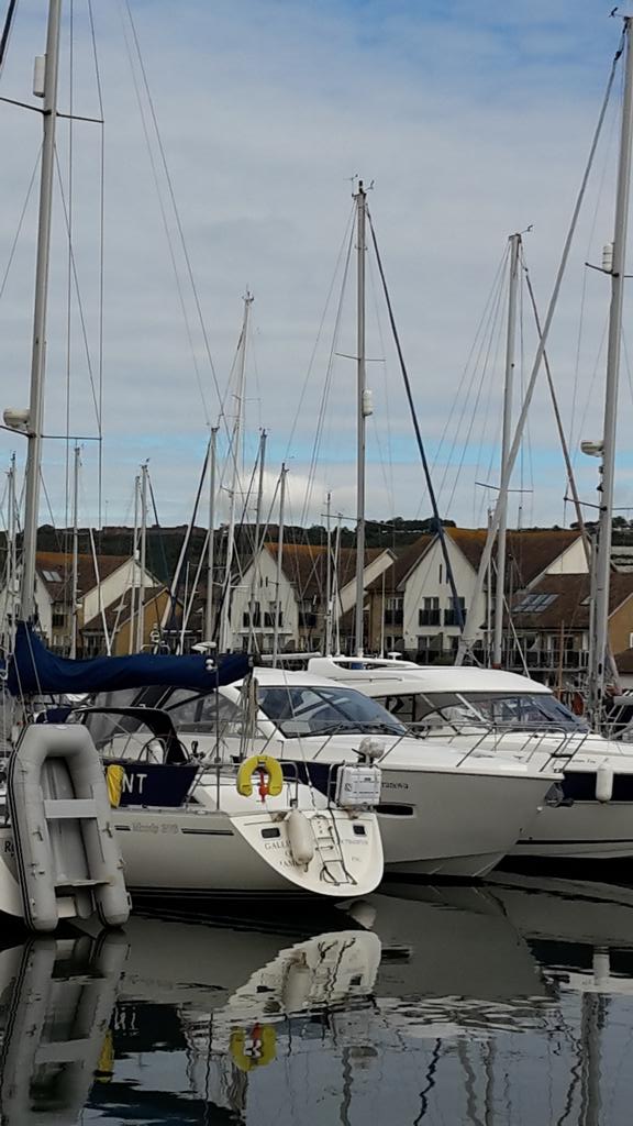 Neal_Ball_AM's tweet photo. Great #marina #lettings #forsale @portsolent http://t.co/PBYq4PYuXz @Matt_PortSolent  @LeadersLimited @roz_barber http://t.co/oHV4WKSfGg
