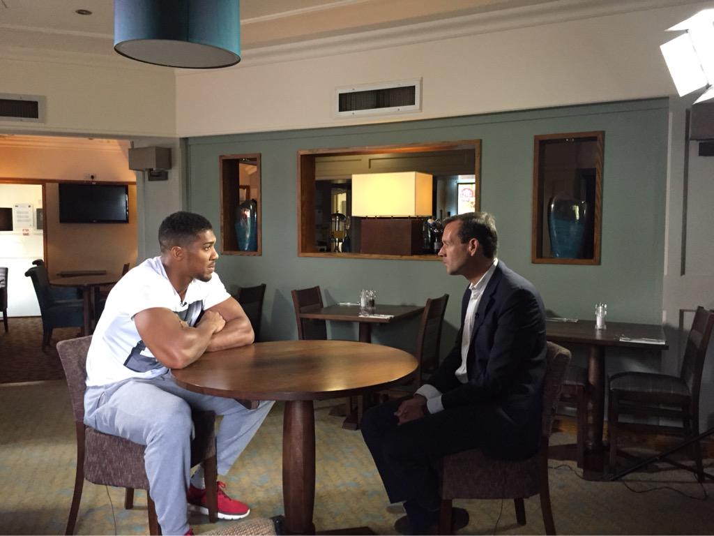 EddieHearn's tweet image. . @anthonyfjoshua filming with @SkyAdamSmith for his big fight preview show next week of #HeavyDuty @SkySportsBoxing