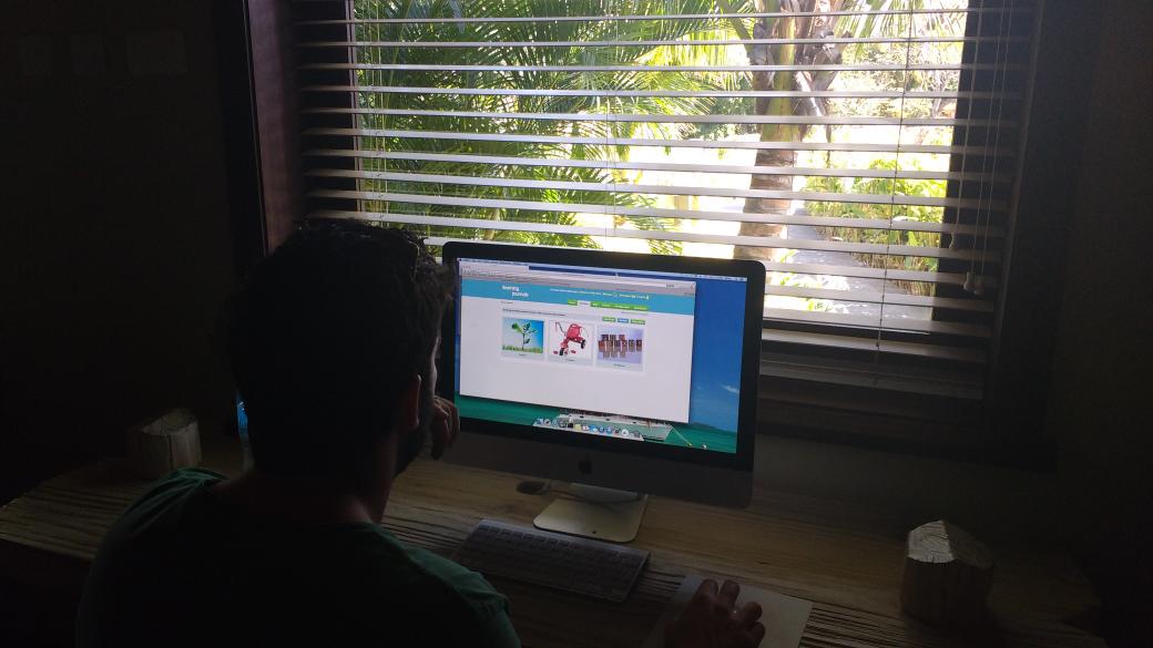 Stephanie_W7's tweet photo. Always committed to his work. Even on our honeymoon #likeaboss #workwidow http://t.co/HdfiMkWuCc