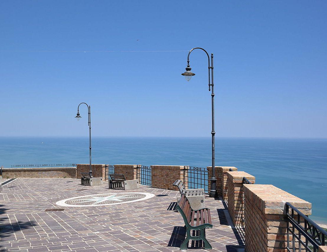 HotelCirillo's tweet photo. Belvedere a #Silvi paese ... #Abruzzo http://t.co/PFbCLqdN05