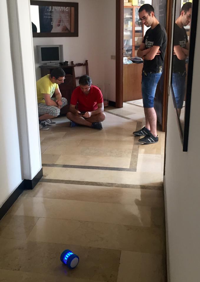 CircleGarage's tweet image. #testing our #wearablecomputer @wearHiris on #newtechnologies is a #tonoffun! Welcome to the #newentry #Ollie!