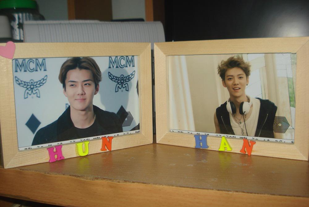 l_xing's tweet photo. @amintaplaybuw ( Pls.RT ) #พร้อมส่ง 
" กรอบรูปไม้คู่ #Hunhan #ฮุนฮาน "
250 บาท เหลืออันสุดท้ายแล้ว
สนใจเมนชั่นเลยจ้า http://t.co/ShGV7d8ZW1
