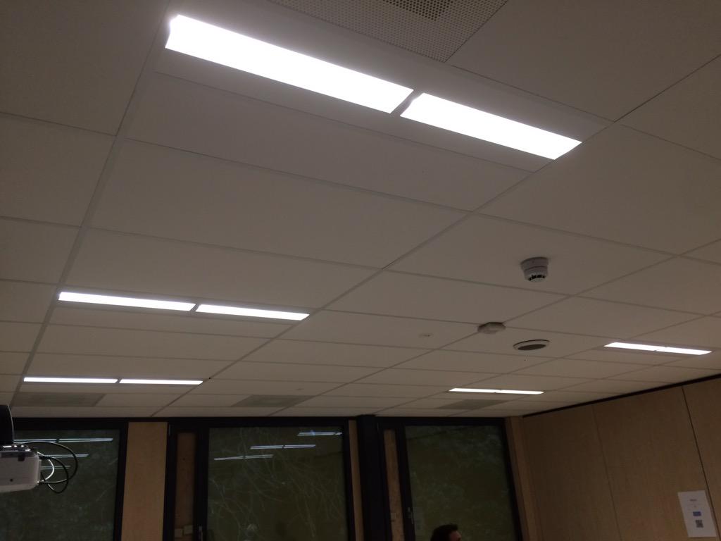 Marklenf83's tweet photo. Uitbreiding Vechtdal College opgeleverd, met Philips #LED Coreline armaturen voorzien van DALI regeling. #LEDexpert http://t.co/jn2WNiGNbY