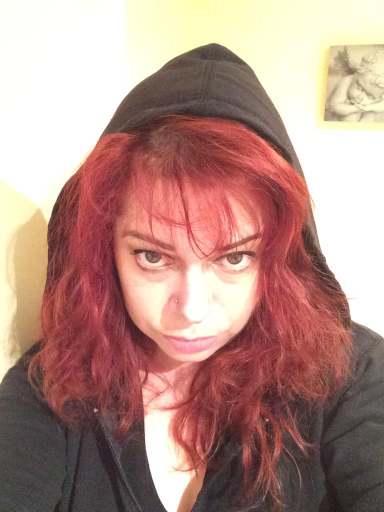 irracpsychee's tweet image. This is my " I am sick and don't fuck with me look " for work today. #CutABitch 😢🔪
