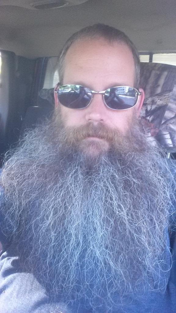 JWilinWinthrop's tweet photo. #holdfastgrowslow #worldbeardday eve http://t.co/EHZJGIgCrc