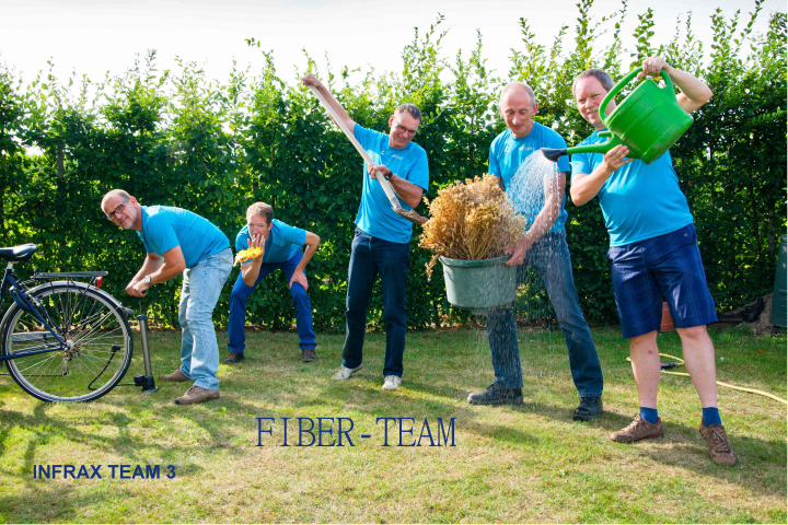 FrankVanbrabant's tweet photo. Aan energie geen gebrek bij de 3 teams van @infrax_be die straks meestrijden in de #ChambersTrophy van @VOKA_Limburg http://t.co/RPdVdQqvCi