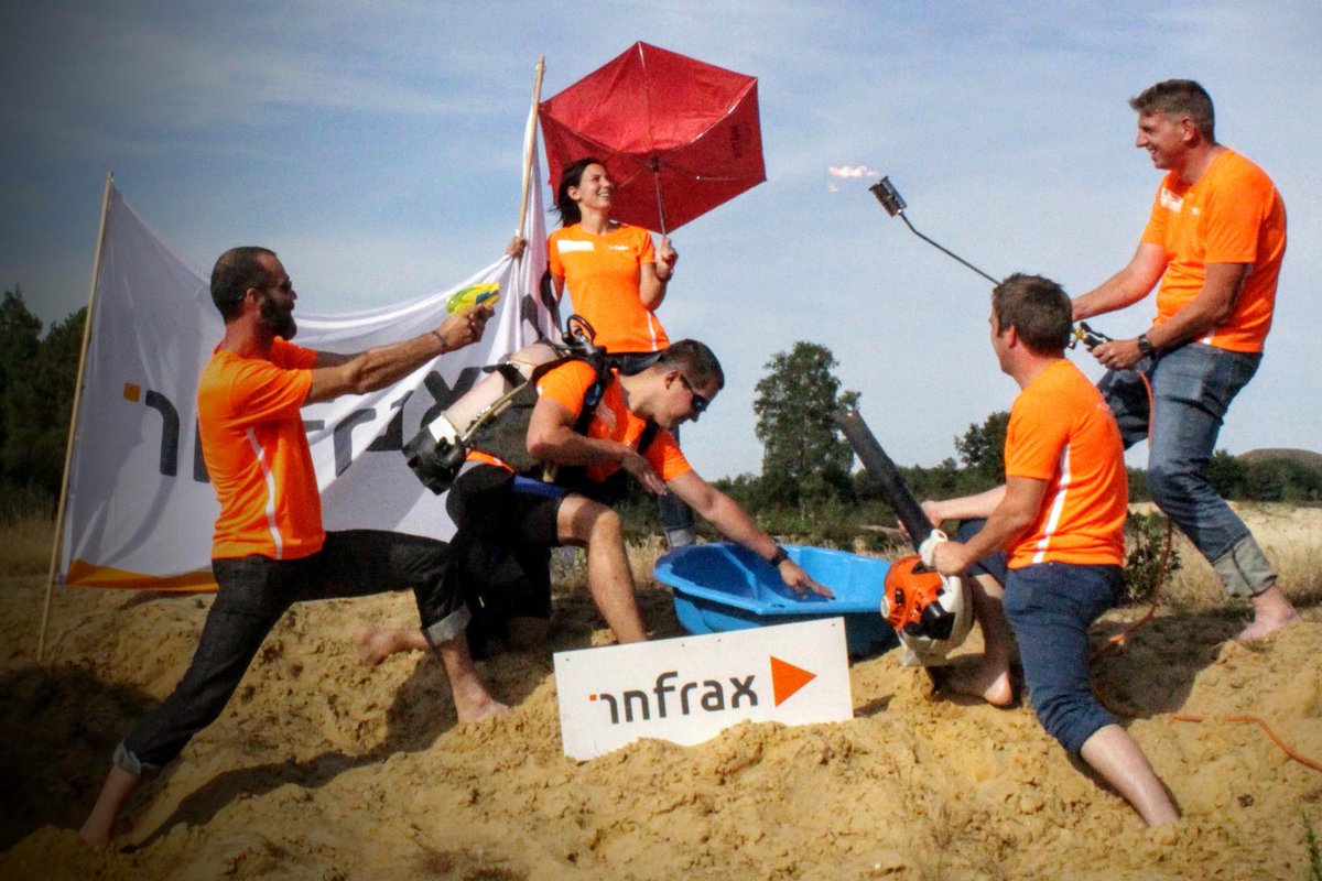 FrankVanbrabant's tweet photo. Aan energie geen gebrek bij de 3 teams van @infrax_be die straks meestrijden in de #ChambersTrophy van @VOKA_Limburg http://t.co/RPdVdQqvCi