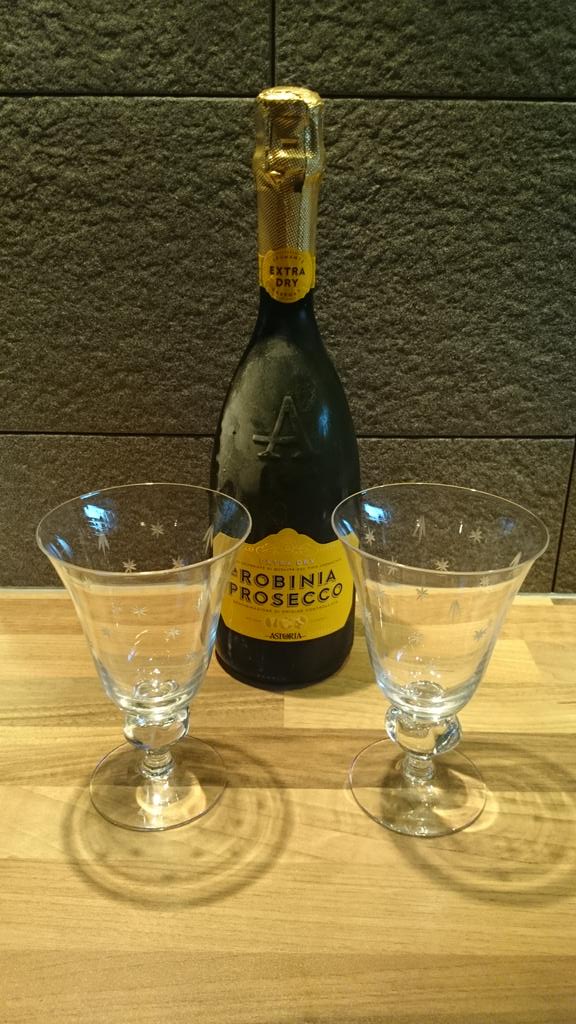 FreddeMartin's tweet image. #skål @alexanderledin