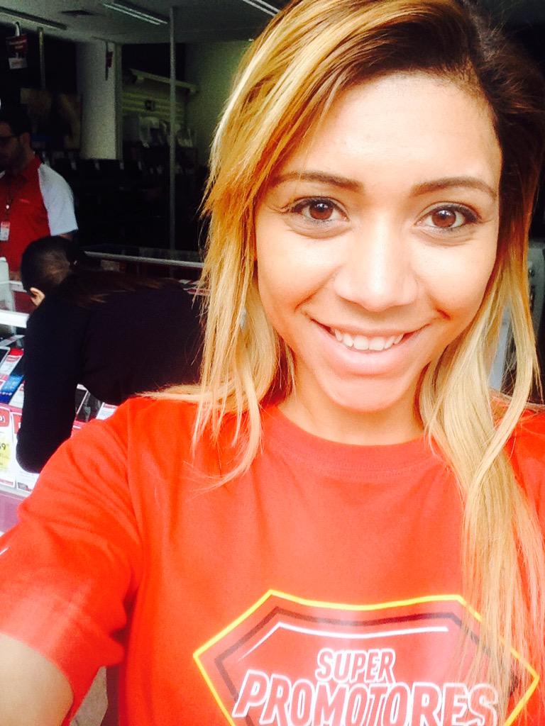 suelenkitten's tweet photo. Ponto Frio dá-lhe Claro #socaabota @PC_PauloChaves @feroliveira2015 http://t.co/3KbS0JioMA