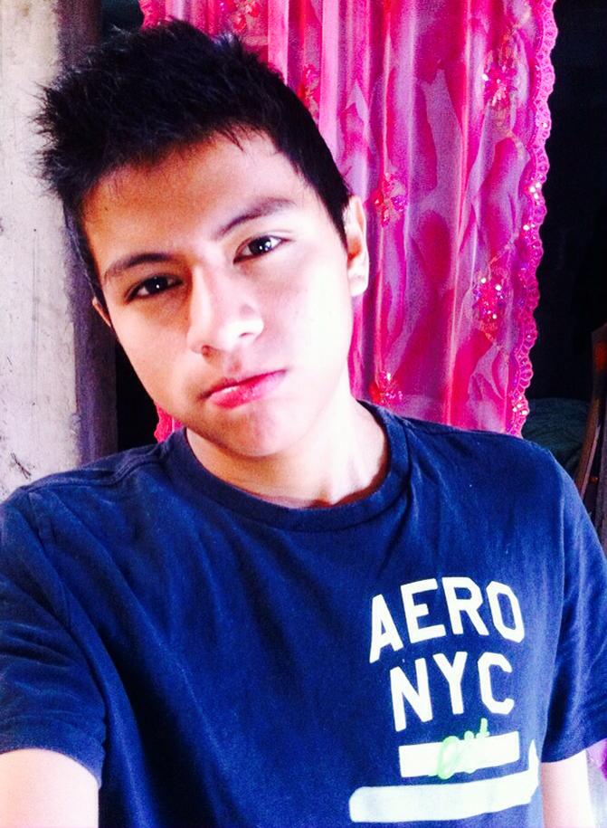 GuilVector's tweet image. Por que yo no me resigno a aceptar que no me quieres 
Si por ti desprecio todo hasta el amor de otras mujeres