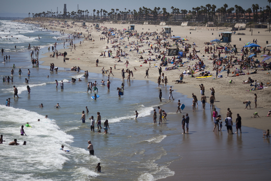 KPCC's tweet photo. #LaborDay weekend: Strong rip currents at LA, Orange County beaches http://t.co/dzbCKJduwp http://t.co/x2LtGRlnUh