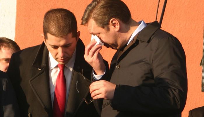 COENzmUWEAQwF17.jpg:large