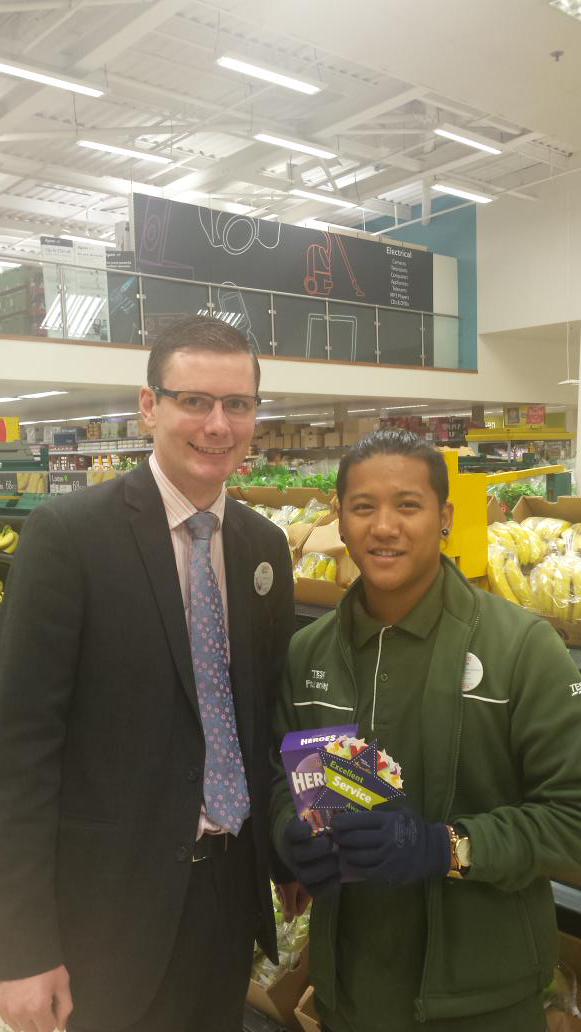 irishmoonth's tweet photo. Top job for Susan on produce going extra mile for customer. Well done and thanks 😊👍 @jlingard1989 @davidblayn http://t.co/B2dx4bkAVR