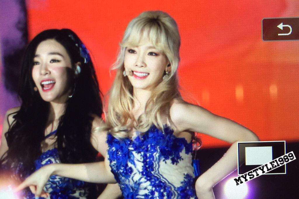 [PIC][04-09-2015]SNSD tham dự "GRAND KPOP FESTIVAL" tại SVĐ Olympic Seoul vào tối nay COEPUsJUEAAHdqm