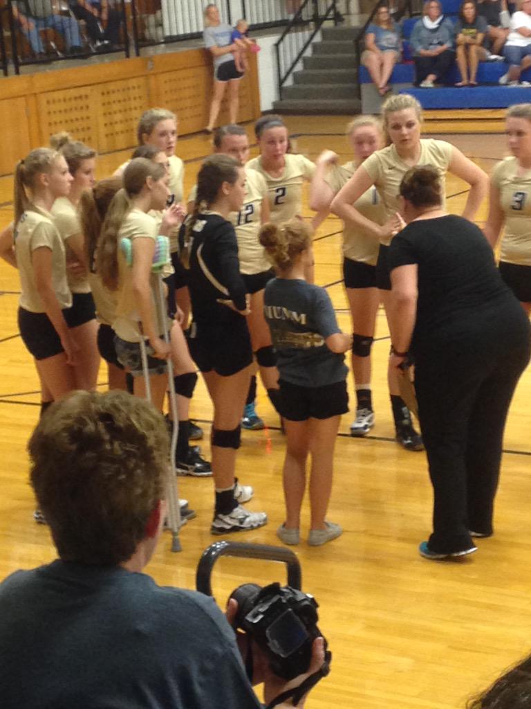 susanmlinton's tweet photo. These girls played one heck of a game last night!Good job Thayer Central Titans!!! #seniordaughter #fastandfurious http://t.co/7Kzr8DkP3R