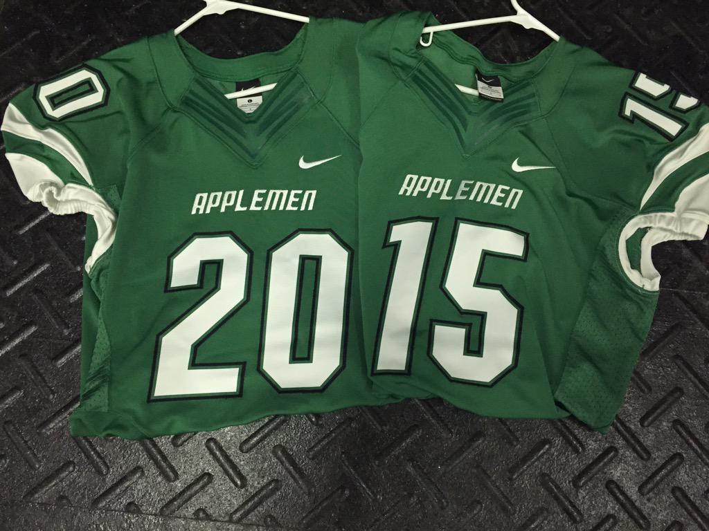 CoachBThomas's tweet photo. Our new home uniforms for tonight!! #MuHS #Applemen http://t.co/9kgQUG7UsO