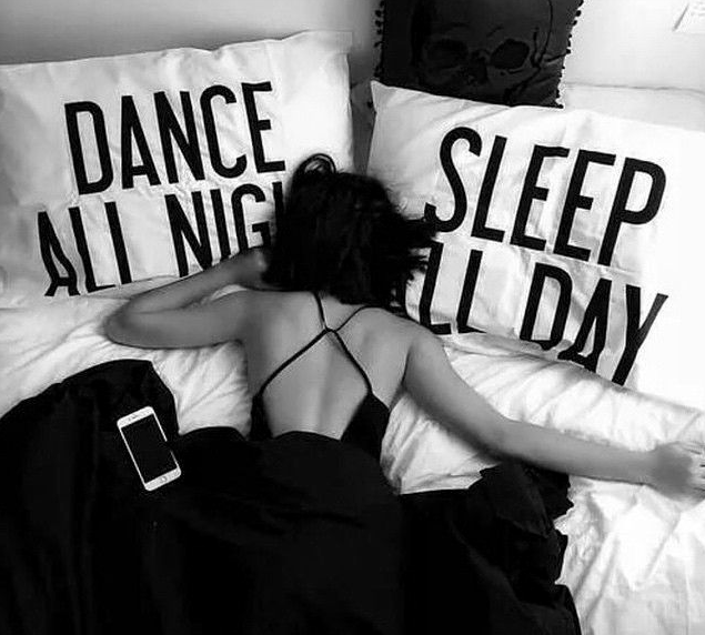 muypapitas's tweet photo. #BuenViernes hoy vamos a bailar toda la noche sin parar!! #Ravers #EDMColombia #EDM #Rave http://t.co/UEVZO6mpBH