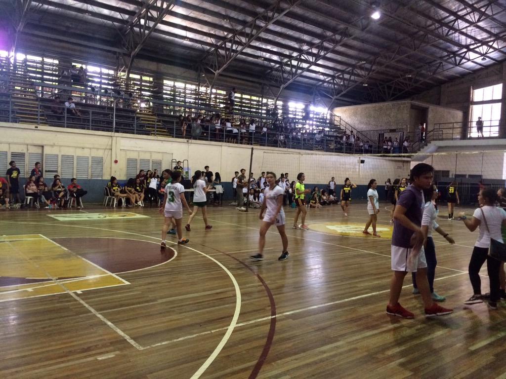 theluigitorres's tweet photo. College of Nursing and Allied Medical Sciences Day 2 at Holy Angel University. 😂 #GoNursing #GoMedtech http://t.co/gmwMMuD3Qq