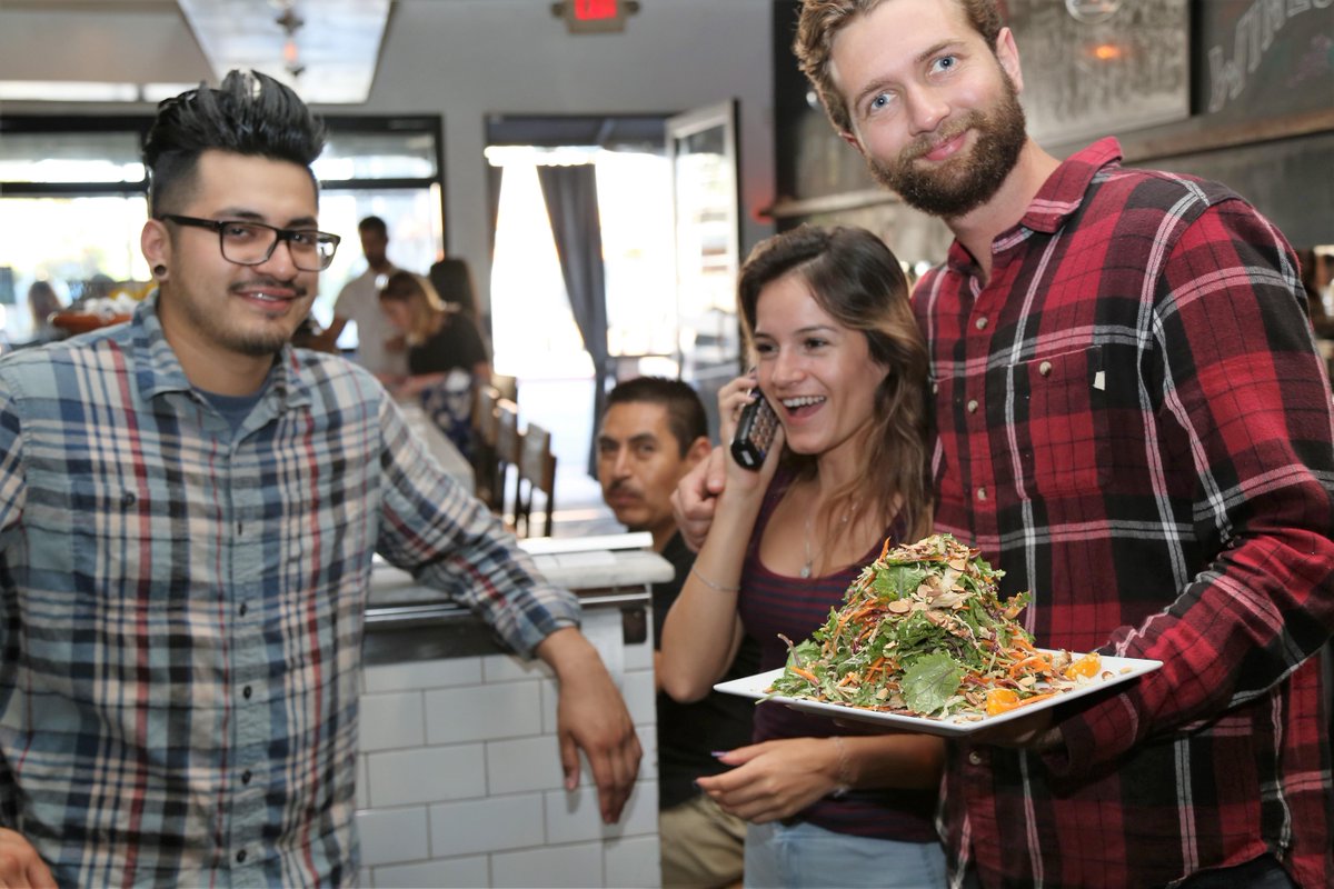 CervetecaLa's tweet image. Stop By For Some #DeliciousGrub! We Are Open Monday 4#LaborDay #Brunch! #Cerveteca #Venice #LAComfortFood