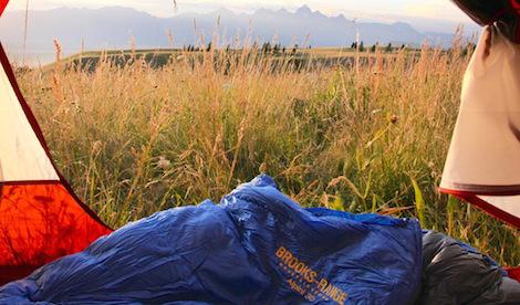 BrooksRange's tweet photo. Wake up to a view of the #Tetons in one of our sleeping bags: http://t.co/OHIvGAdU1w #jackson #wyoming #gotogear http://t.co/XKlCyOdEwn
