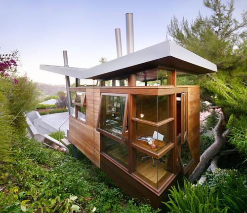 These tree houses are spectacular! #fridayreading #fridayblogs #womenwriters #design blog.frusterio.com/home-design/we…