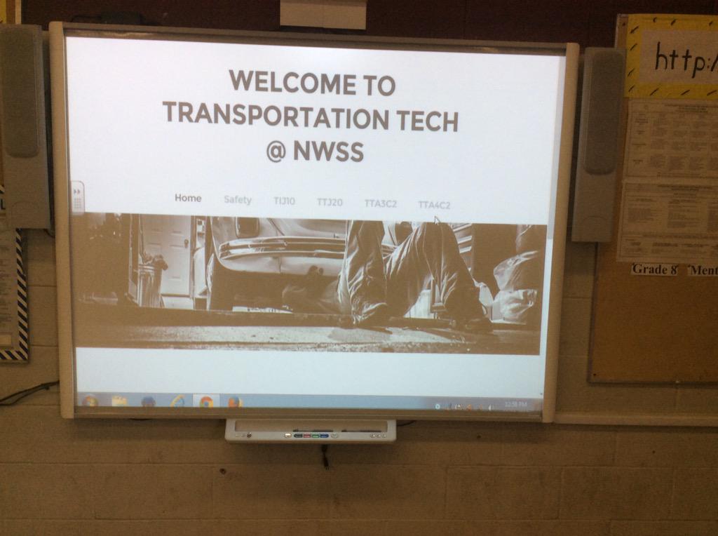 nwsstech's tweet photo. All ready for the semester to start. New desks, new mug(thanks) and room is clean(for now). @amycrummer @mskneider http://t.co/KuBVH23LTp