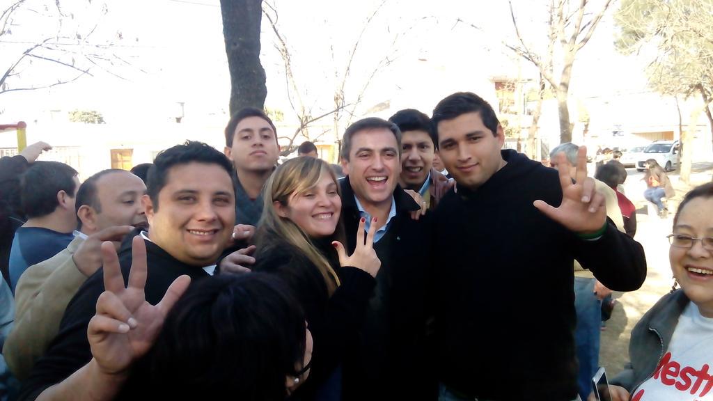 freires67's tweet photo. acompañando a nuestro intendente a la Inauguración del Desagüe Av. Capdevila @ramonjmestre  el13 de sep #MestreSigue http://t.co/rslRIvawAP