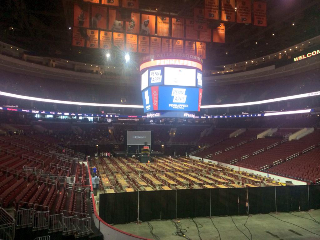 AlphaLabGear's tweet image. T-minus 2 hrs to #Hacktime #PennAppsXII