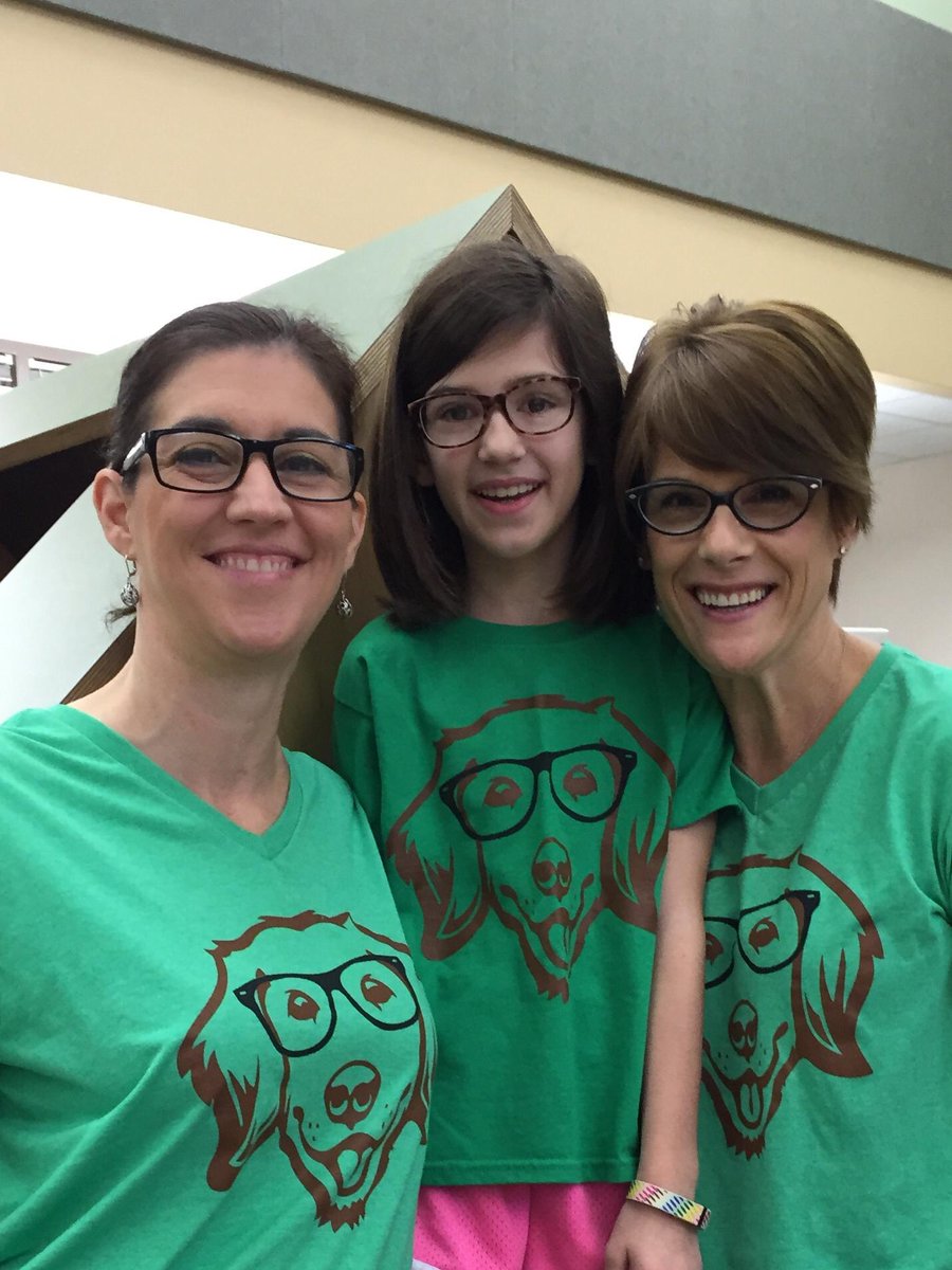 LibraryShellyL's tweet image. Another day at the office at @JRELibrary #BookRetrievers