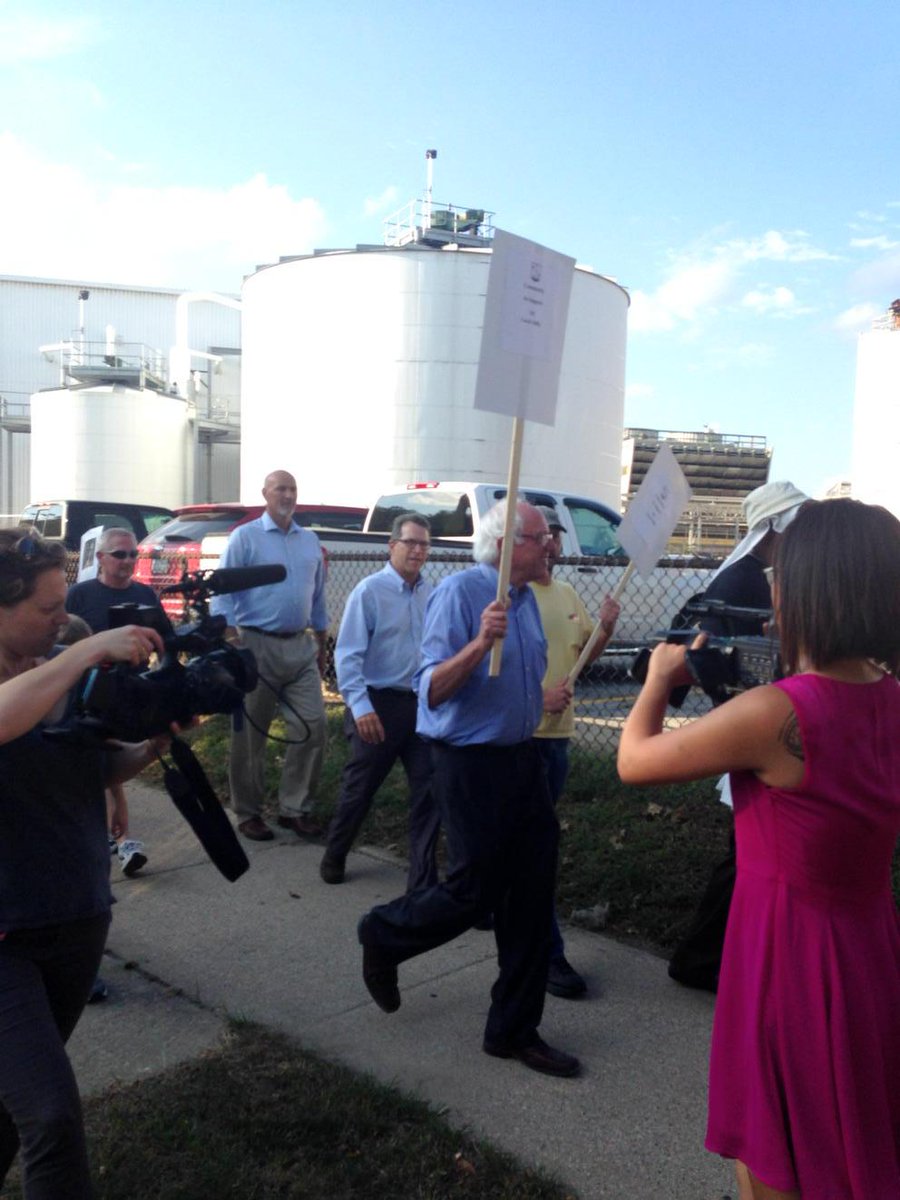 Cedar Rapids town meeting (some pics) Democratic Underground