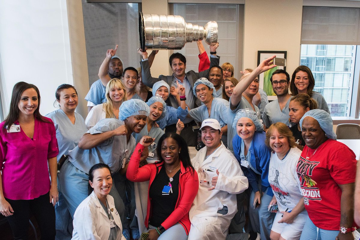 NorthwesternMed's tweet image. Dr. Michael Terry &amp;amp; fellow @NMHnews orthopaedic surgical staff w/ the #StanleyCup showing #NMHawksPride! #CupTracker
