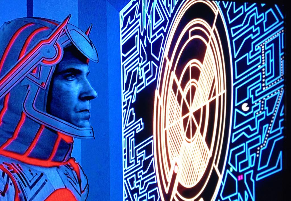 36ChamberComics's tweet photo. Tron showing love to Pacman lol
#Tron #Pacman #VideoGames #Computers #PC #MasterComputer #FightForTheUser http://t.co/eCJ1PALyBP