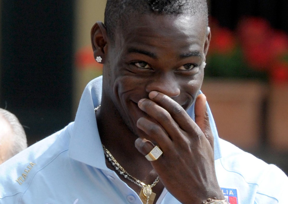 Balotelli:"El Barça es el único club q tiene dos estadios,el Camp Nou para los partidos y el Bernabéu para entrenar"