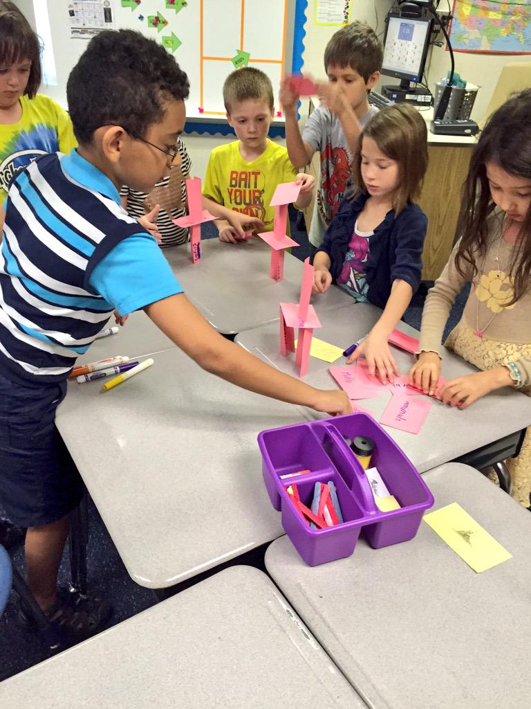 MrsWright_OPE's tweet photo. My 2/3 kiddos built towers out of things they had in common with each other! #teamwork http://t.co/vPdHscBIft